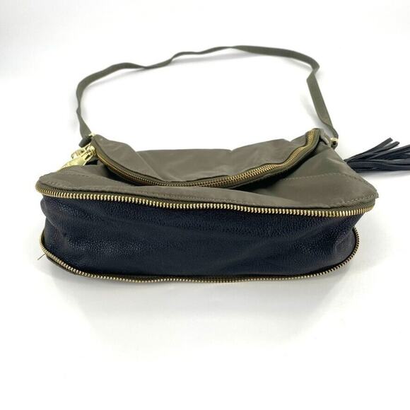 Steve Madden Envelope Crossbody Purse Handbag Expandable Green‎ Nylon Tassel - Picture 11 of 13